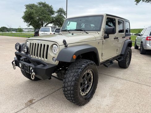 Used 2018 Jeep Wrangler Unlimited Sport S AWD/4WD image 3