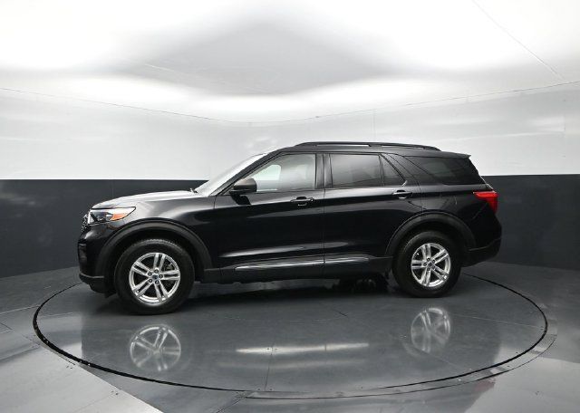Used 2020 Ford Explorer XLT w/ Comfort Package AWD/4WD image 3