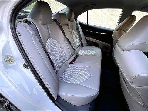 Certified 2020 Toyota Camry SE w/ Carpet Mat Package FWD image 19