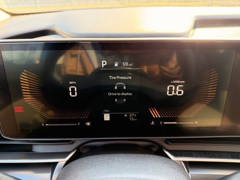 New 2026 Kia Carnival FWD image 16