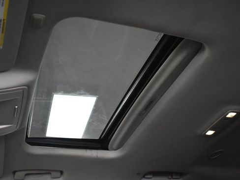 Used 2016 GMC Yukon XL Denali image 30