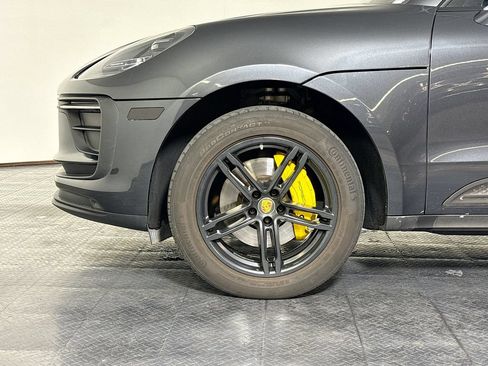 Certified 2023 Porsche Macan AWD/4WD image 27