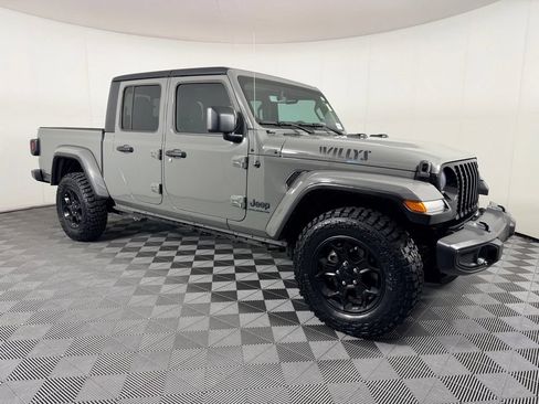 Used 2023 Jeep Gladiator Sport AWD/4WD image 3