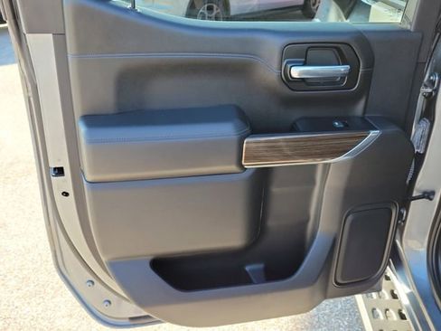 Used 2022 Chevrolet Silverado 1500 LT Trail Boss w/ LT Trail Boss Premium Package AWD/4WD image 8