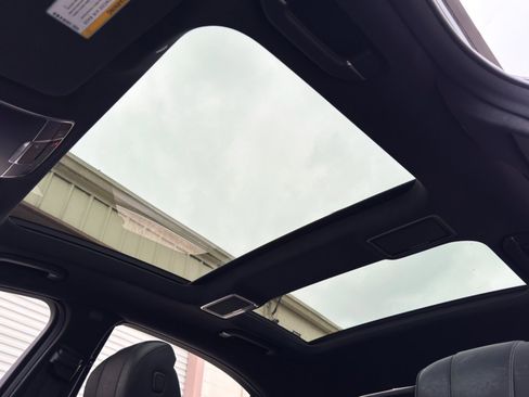 Used 2018 Mercedes-Benz S 560 Sedan w/ AMG Line Exterior image 11