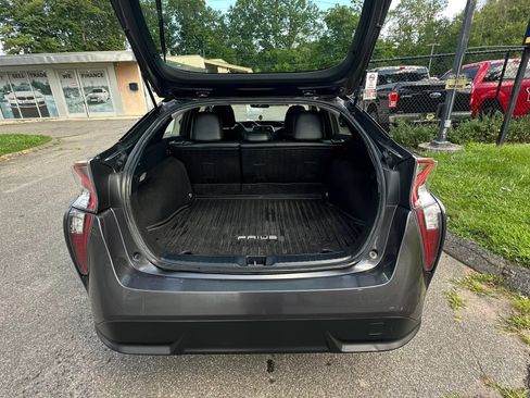 Used 2017 Toyota Prius Three Touring FWD image 9