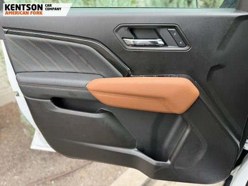 Used 2025 GMC Canyon AT4 image 22