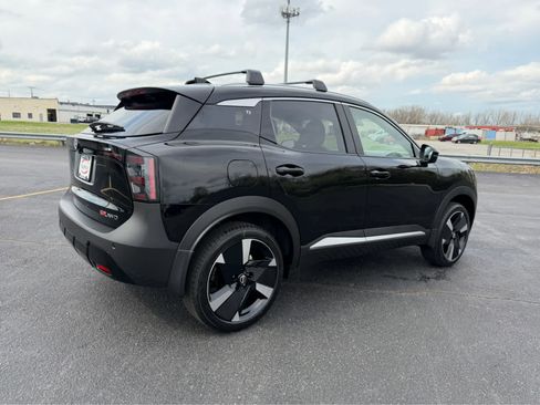 New 2026 Nissan Kicks SR AWD/4WD image 8