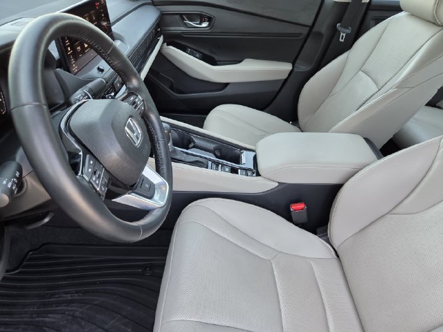 Used 2025 Honda Accord Touring image 15