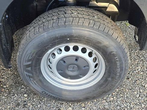 Used 2026 Mercedes-Benz Sprinter 2500 image 9