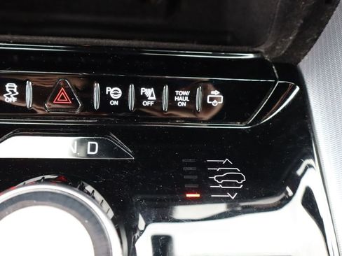 Used 2022 Jeep Grand Wagoneer Series III w/ Rear Seat Video Group 1 AWD/4WD image 18
