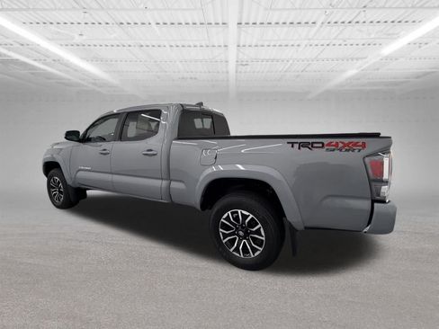 Used 2021 Toyota Tacoma TRD Sport w/ Technology Package AWD/4WD image 3