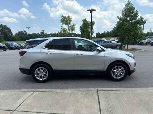 Used 2022 Chevrolet Equinox LT w/ LPO, Cargo Package FWD image 5