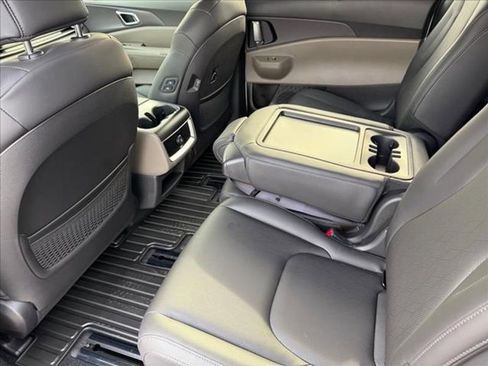 New 2026 Kia Carnival EX image 13