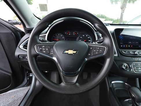 Used 2023 Chevrolet Malibu LT FWD image 11