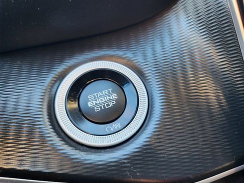 Used 2023 Jeep Grand Cherokee L Laredo image 18