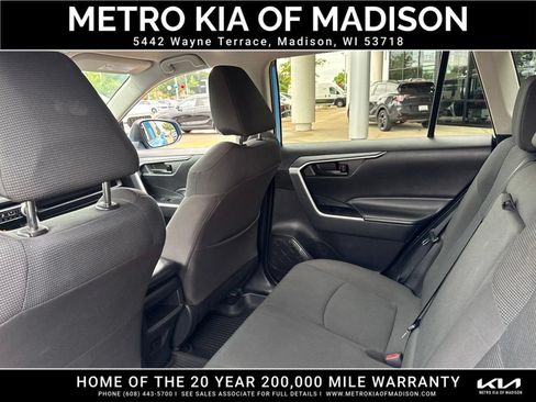 Used 2021 Toyota RAV4 LE AWD/4WD image 32