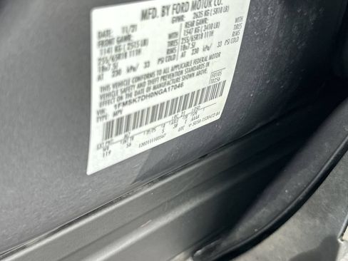 Used 2022 Ford Explorer XLT w/ Equipment Group 202A RWD image 28