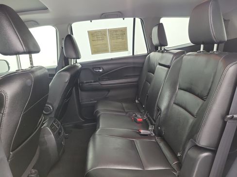 Used 2021 Honda Pilot Special Edition image 11