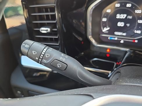 Used 2024 GMC Sierra 3500 SLE w/ SLE Value Package image 21