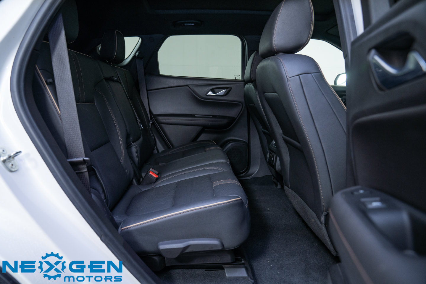 Used 2022 Chevrolet Blazer Premier w/ Enhanced Convenience Package AWD/4WD image 45