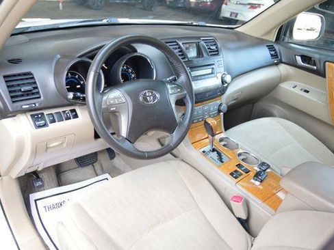 Used 2010 Toyota Highlander 4WD Hybrid w/ Extra Value Pkg 2 image 15