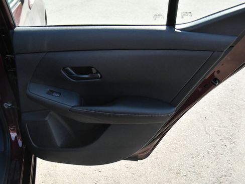 Used 2025 Nissan Sentra SV FWD image 35