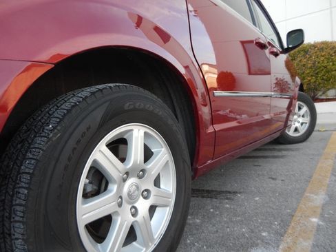 Used 2010 Chrysler Town & Country Touring Plus image 18