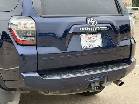 Used 2014 Toyota 4Runner SR5 image 6