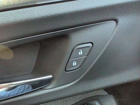 Used 2021 Chevrolet TrailBlazer LS AWD/4WD image 25