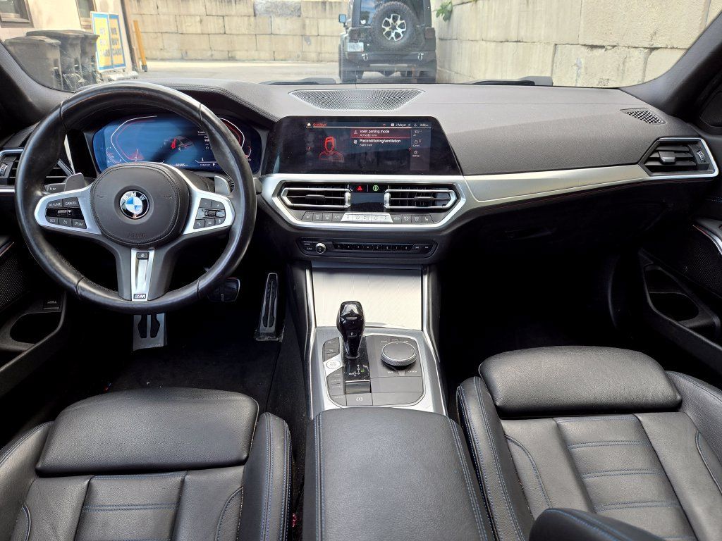 Used 2022 BMW 330i xDrive Sedan w/ M Sport Package AWD/4WD image 18