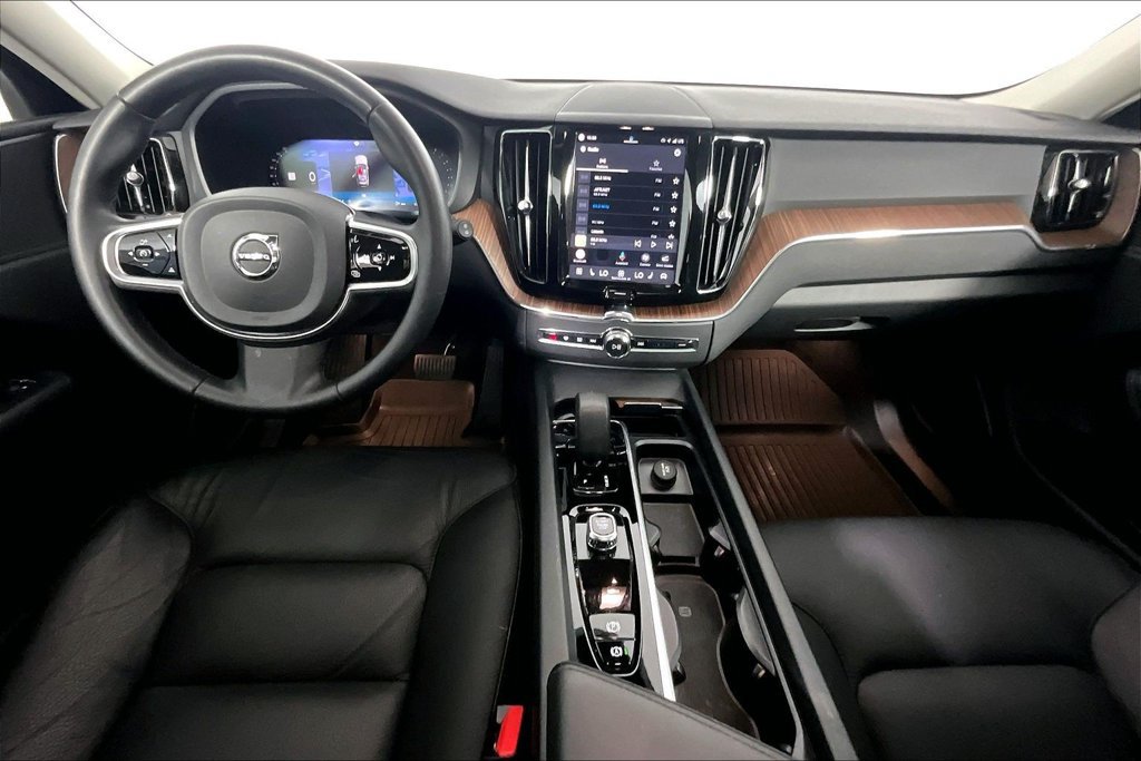 Used 2024 Volvo XC60 B5 Plus w/ Protection Package Premier AWD/4WD image 15