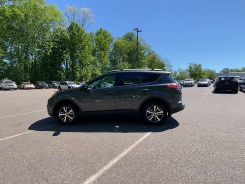 Used 2018 Toyota RAV4 XLE w/ Plus Extra Value Package AWD/4WD image 5