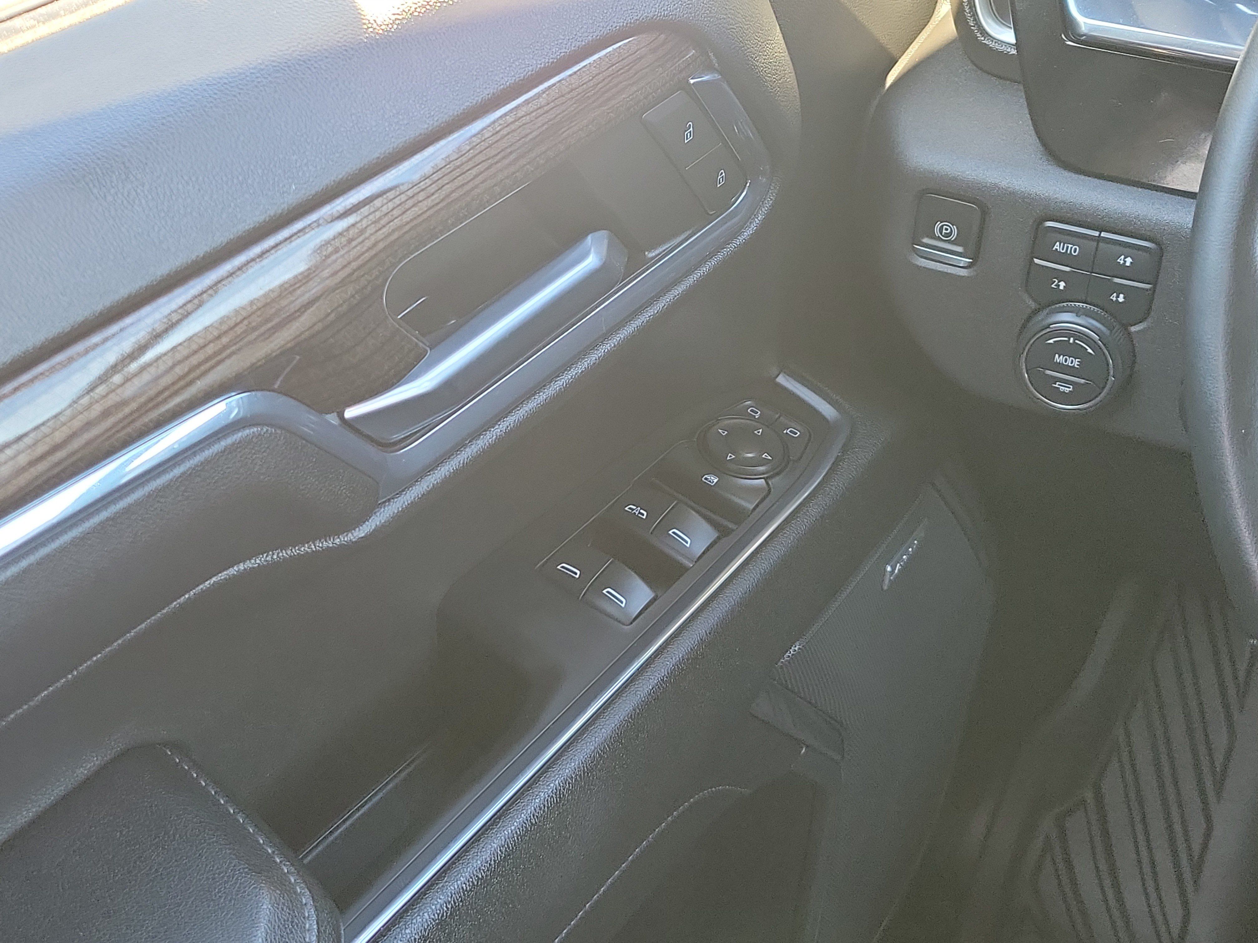 Used 2024 Chevrolet Silverado 1500 LT Trail Boss w/ Convenience Package II AWD/4WD image 20
