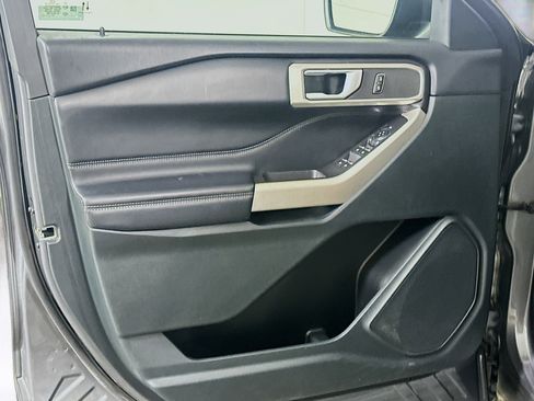 Used 2023 Ford Explorer XLT w/ Equipment Group 202A image 15