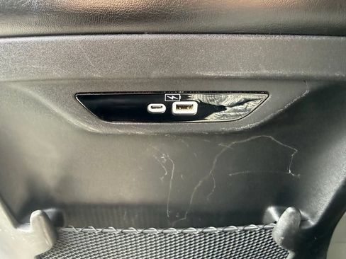 Used 2023 Chrysler Pacifica Touring-L FWD image 41