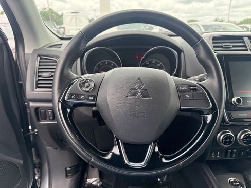 Used 2025 Mitsubishi Outlander Sport SE AWD/4WD image 3