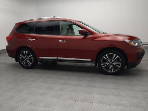 Used 2019 Nissan Pathfinder Platinum FWD image 11