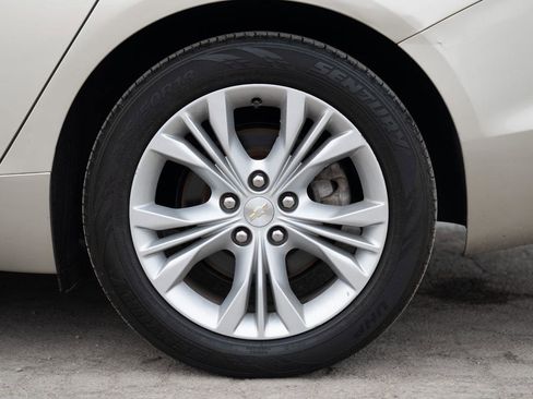 Used 2015 Chevrolet Impala LT w/ Convenience Package image 9