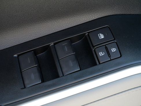 Certified 2026 Toyota Highlander XLE image 19