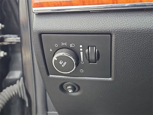 Used 2012 Jeep Grand Cherokee Overland image 15