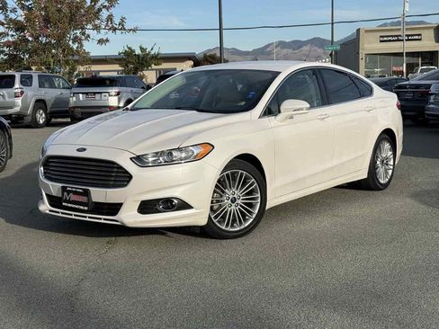 Used 2015 Ford Fusion SE w/ Equipment Group 202A image 3