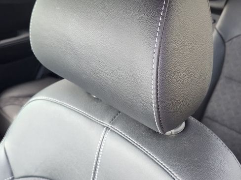 Used 2022 Kia Niro LXS FWD image 13