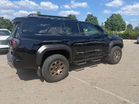 Used 2025 Toyota 4Runner Trailhunter AWD/4WD image 5