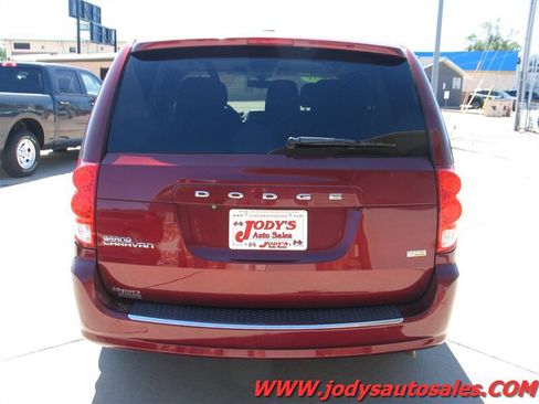 Used 2018 Dodge Grand Caravan SE w/ UConnect Hands-Free Group FWD image 26