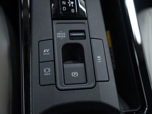 Used 2025 Toyota Prius Limited image 24