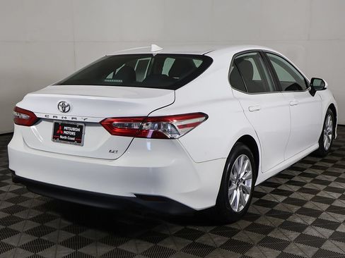 Used 2019 Toyota Camry LE FWD image 7