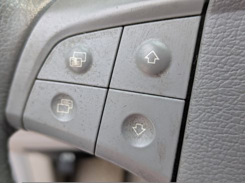 Used 2006 Mercedes-Benz R 500 4MATIC image 25