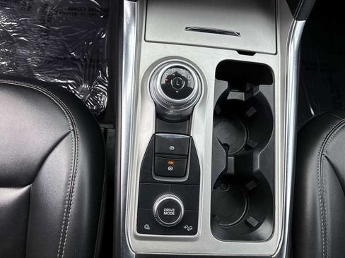Used 2022 Ford Explorer XLT w/ Equipment Group 202A AWD/4WD image 19