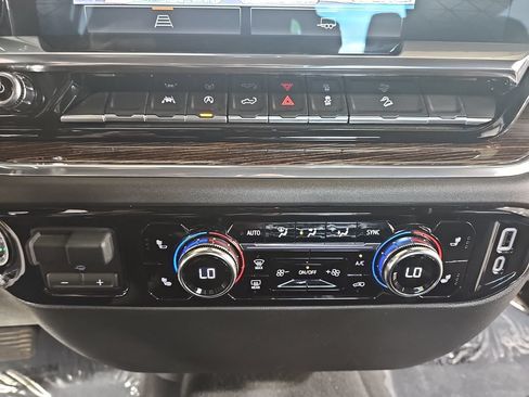 Certified 2024 GMC Sierra 1500 Elevation AWD/4WD image 28